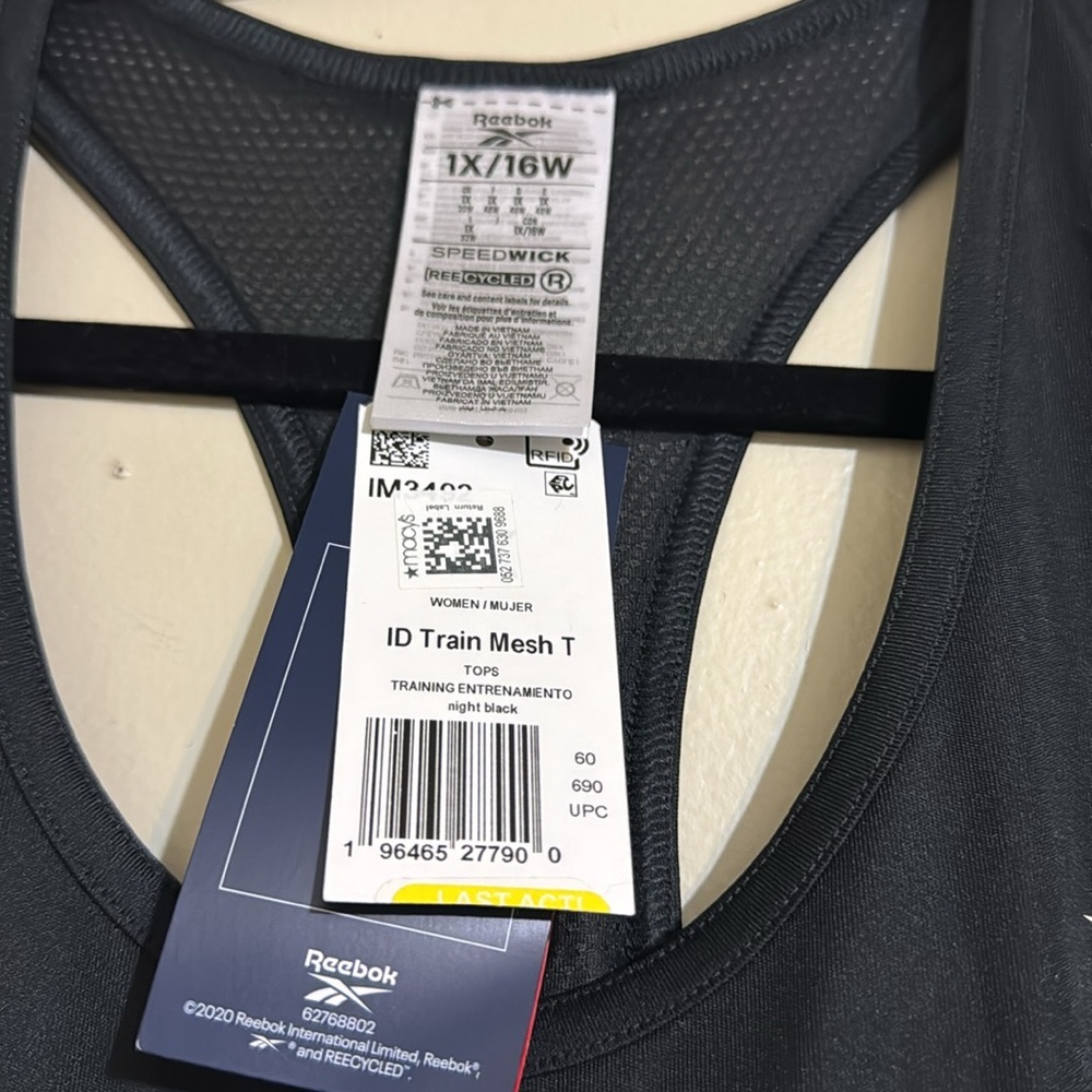 Reebok training top - Picture 3 of 3